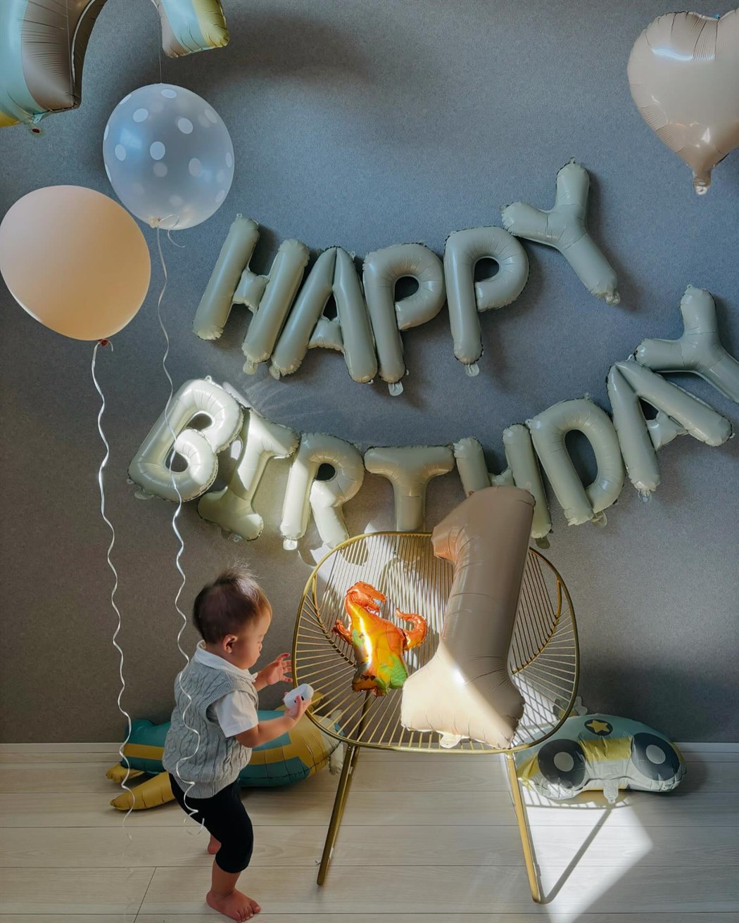 1歳の誕生日プレゼント、長く使えるものは?|何歳まで使えるかの早見表と、1年で終わる飾りのこと